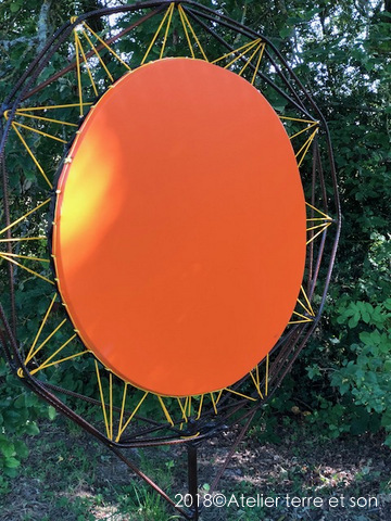 tambour de plein air forme soleil pour jardin pédagogique sensoriel HEPAD, IME