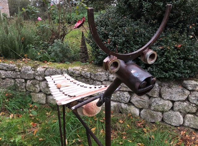 sculpture musicale instrument musique géant jardin sensoriel institut médico-pédagogique
